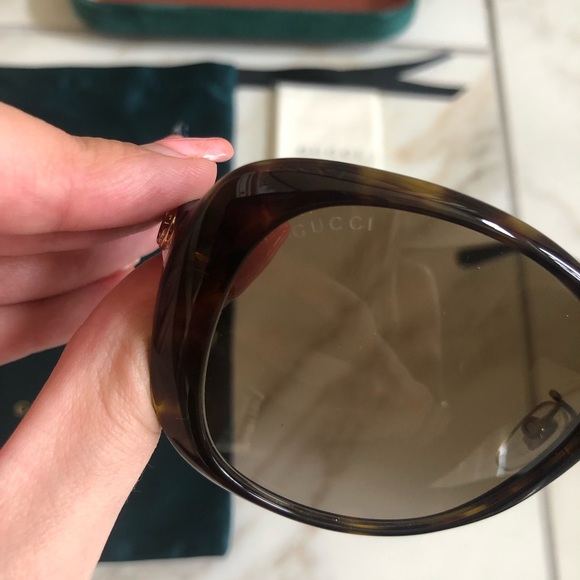 ?NEW BEST SELLER GUCCI SUNGLASSES ?